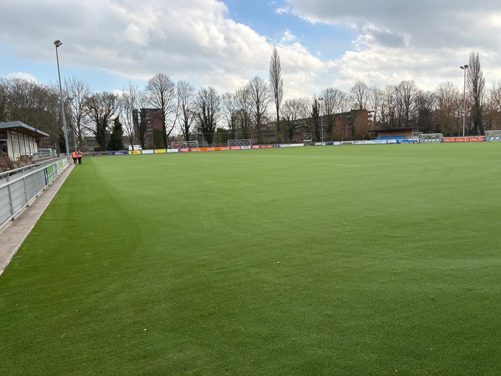 Update hoofdveld en bouw kleedkamers (27 februari)