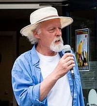 Hij vertrekt! Henk van Bakel emigreert naar België.