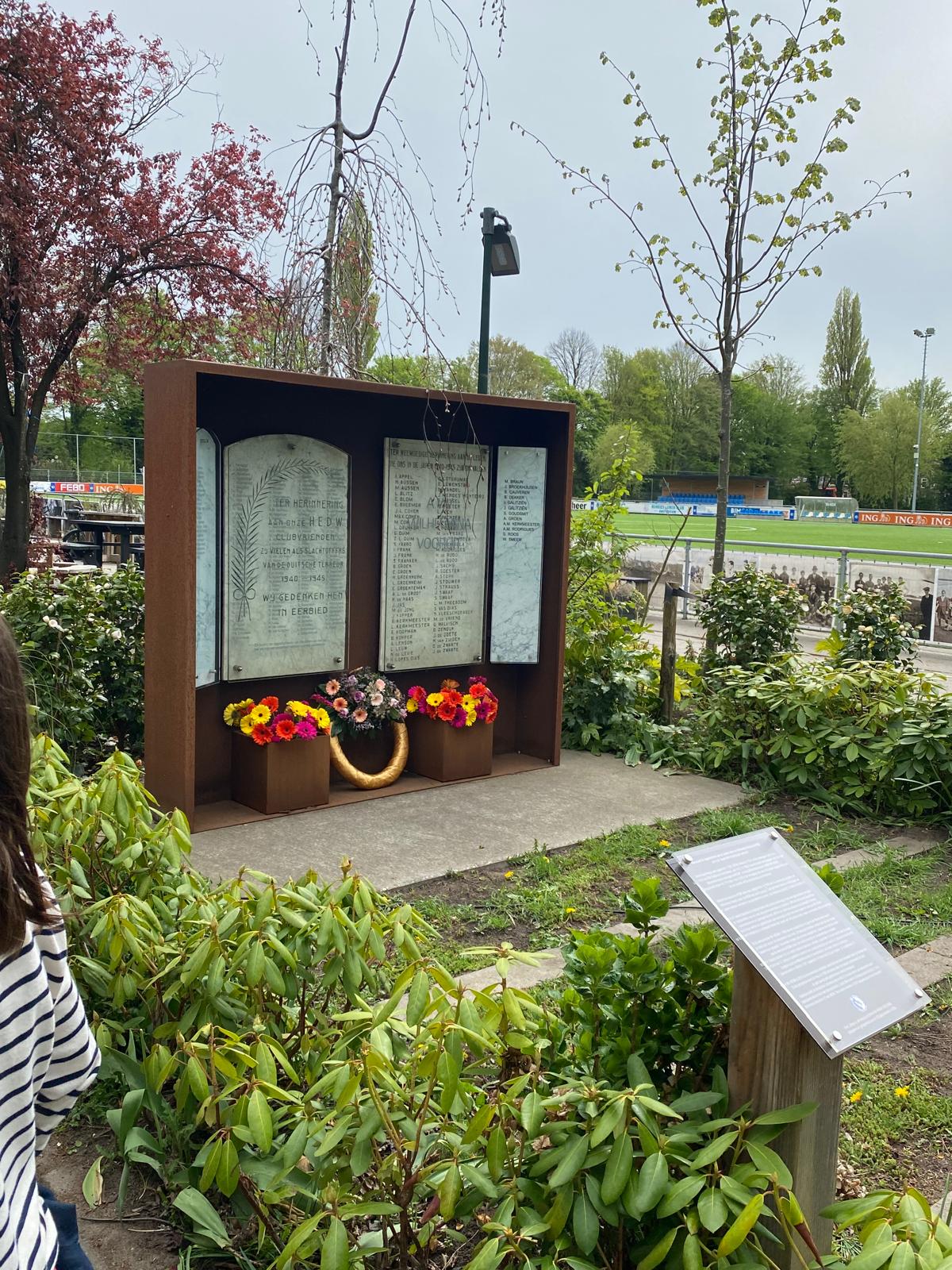 Dodenherdenking 4 mei bij ons monument